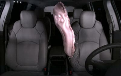 GM Introduces Industry’s First Front Center Air Bag