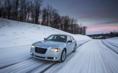 2013 Chrysler 300 Glacier Edition Unveiled
