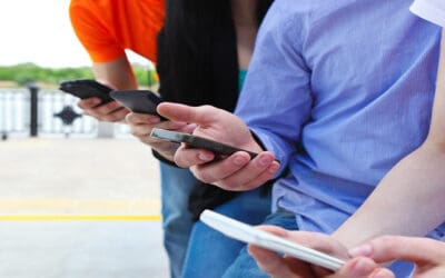 Managed vs Self-Serve Chat